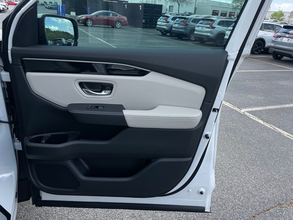 Thumbnail: 2026 Honda Pilot - 30