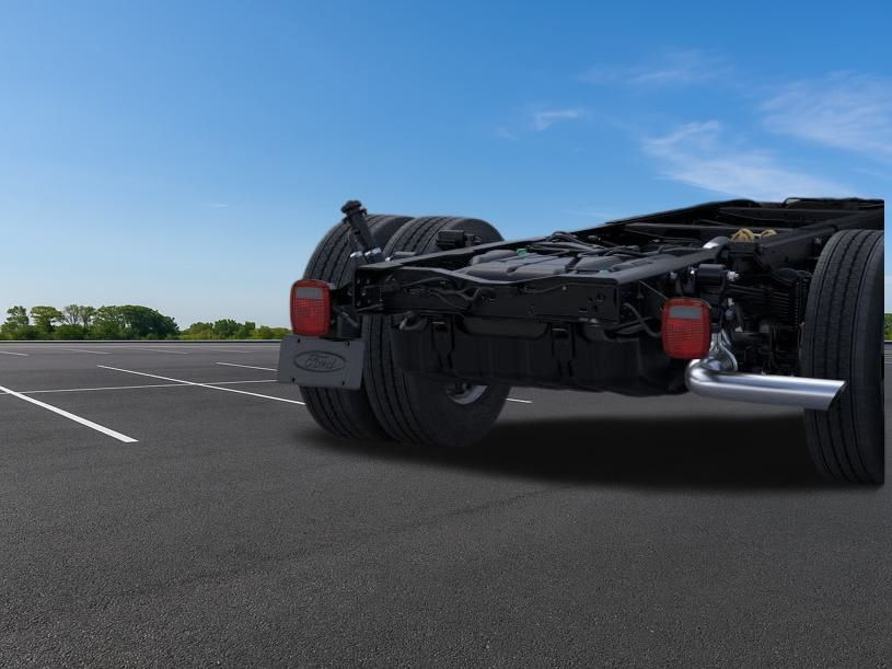 New 2025 Ford Super Duty F-600 Chassis Regular Cab (DRW) 169" Wheelbase XL