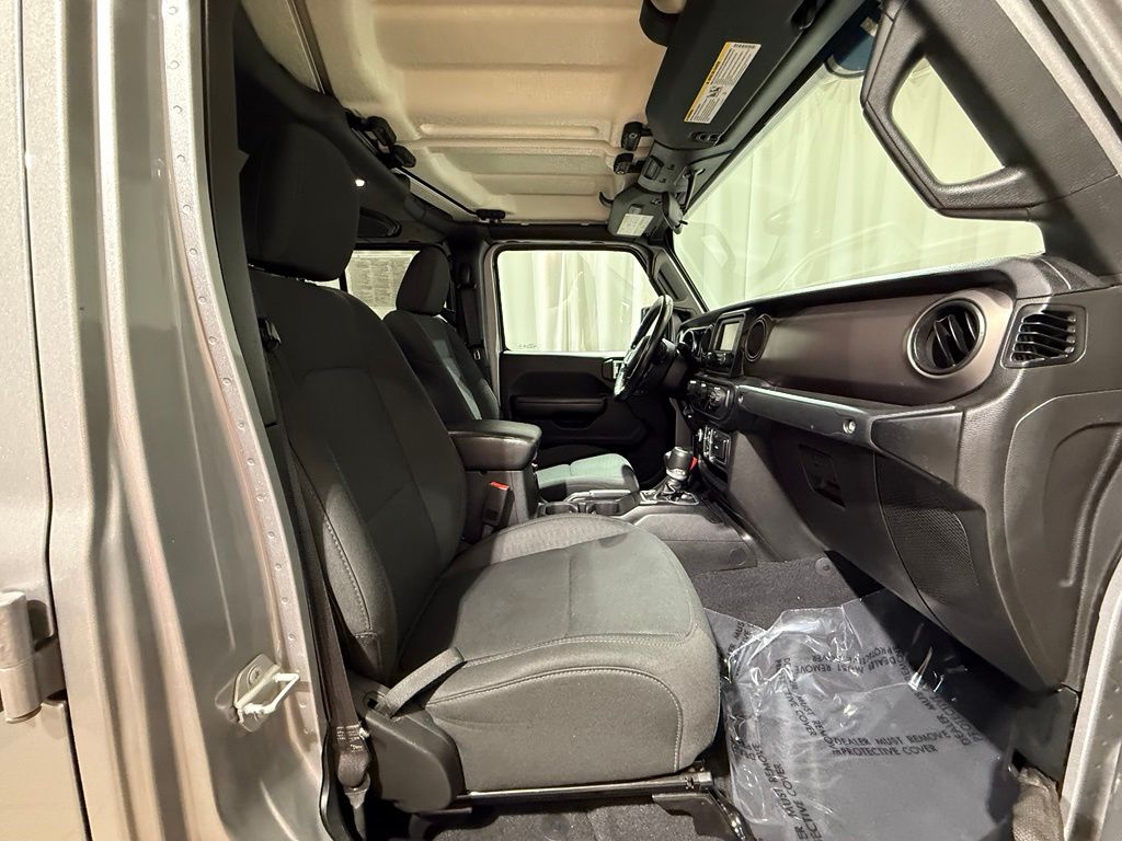 Thumbnail: 2020 Jeep Gladiator - 19