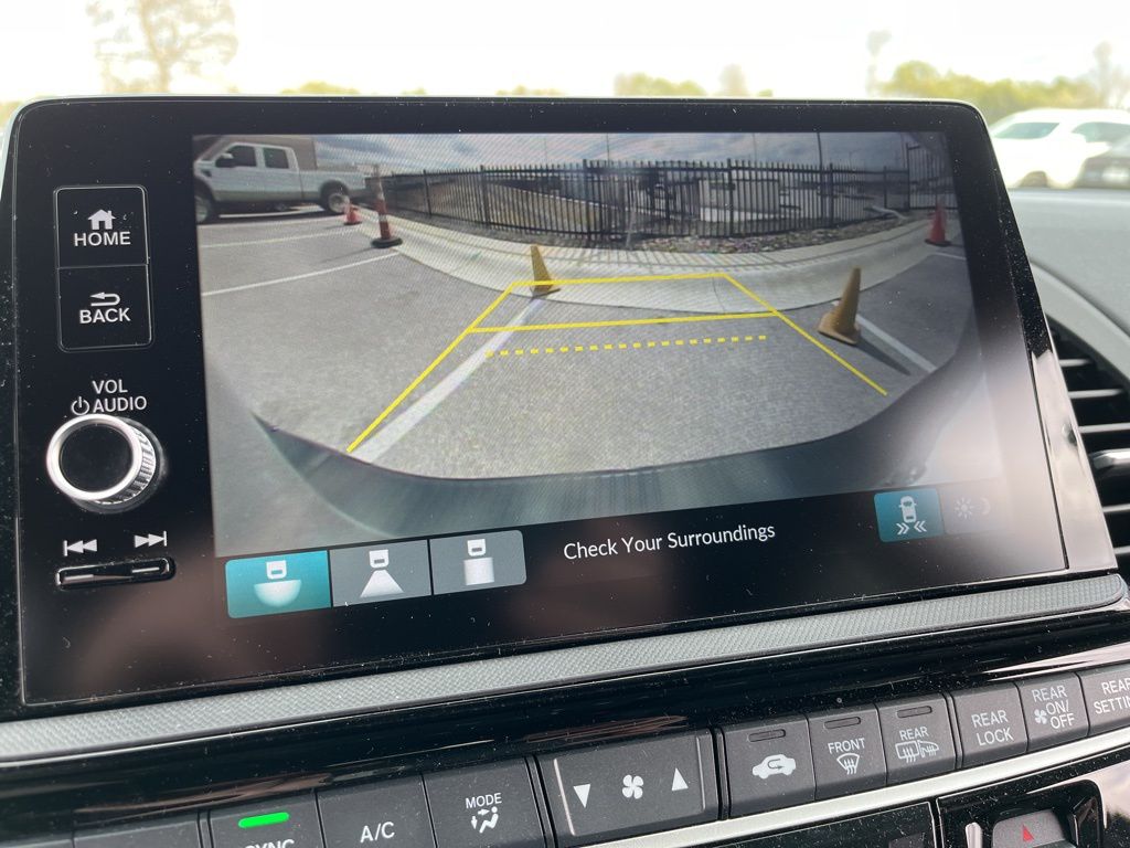 Thumbnail: 2026 Honda Odyssey - 25