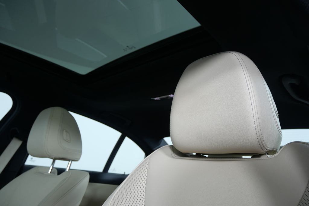 2022 BMW 3 Series 330i xDrive 11