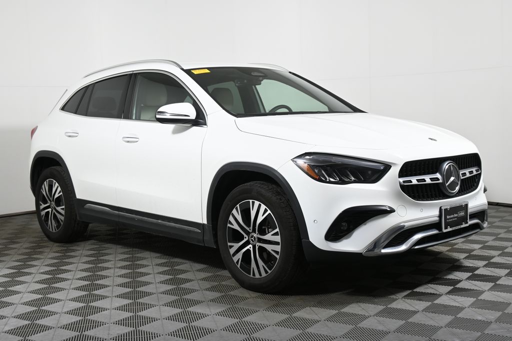 2025 Mercedes-Benz GLA 250 4MATIC 8