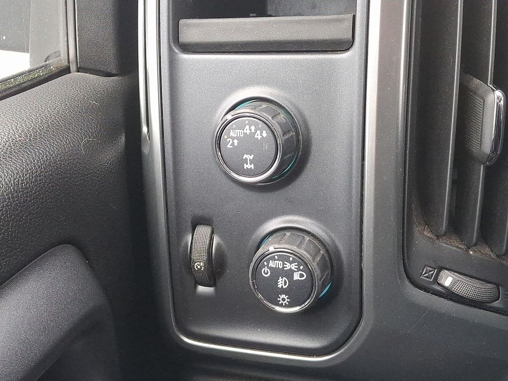 Thumbnail: 2017 Chevrolet Silverado 1500 - 22