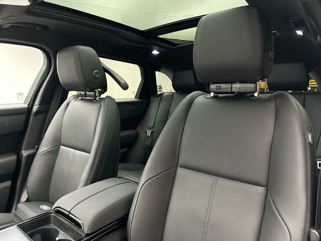 2026 Land Rover Range Rover Velar Dynamic SE 9