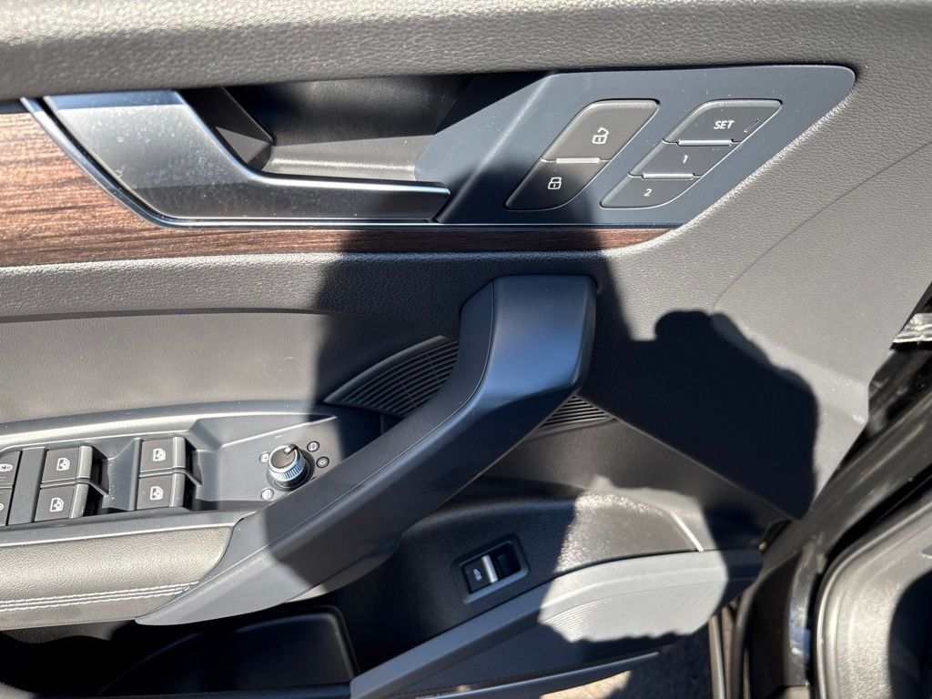 Thumbnail: 2023 Audi Q5 - 8