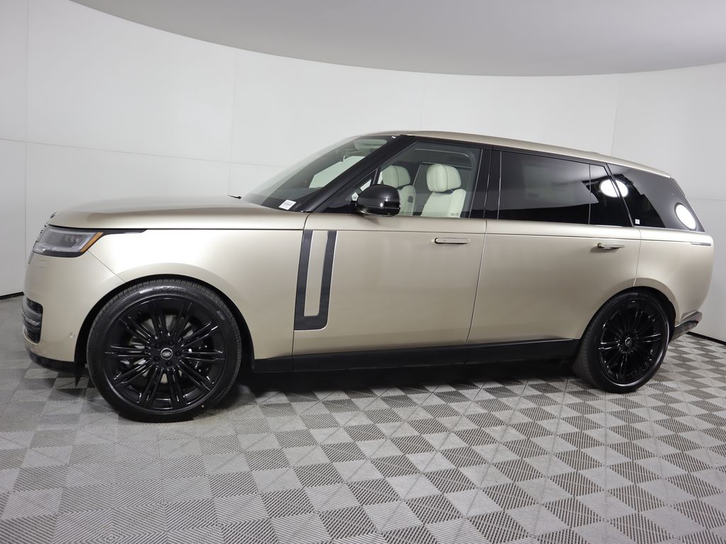 2025 Land Rover Range Rover SE 8