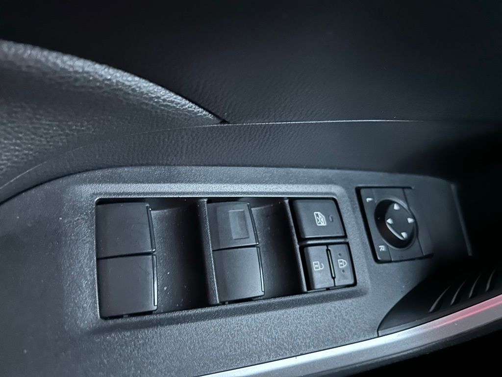 Thumbnail: 2025 Toyota RAV4 - 26