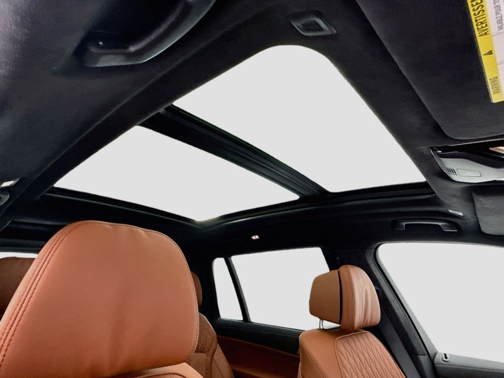 Thumbnail: 2027 BMW X7 - 17