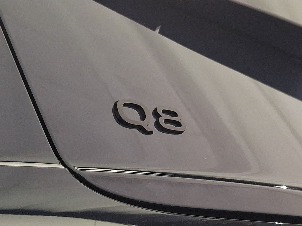 Thumbnail: 2027 Audi Q8 - 21