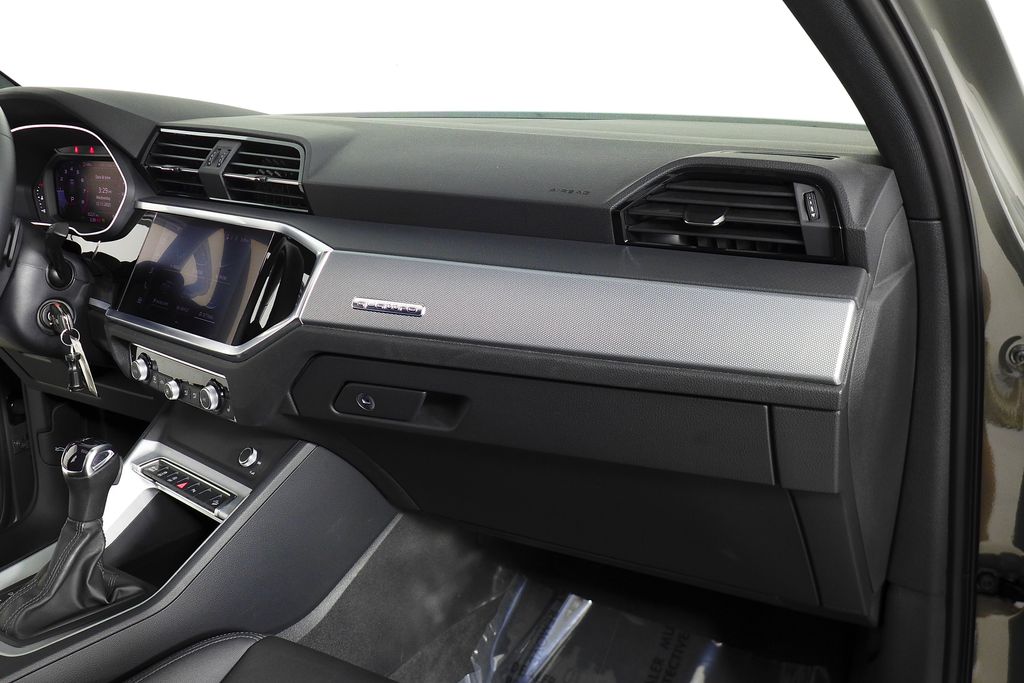 Thumbnail: 2022 Audi Q3 - 14