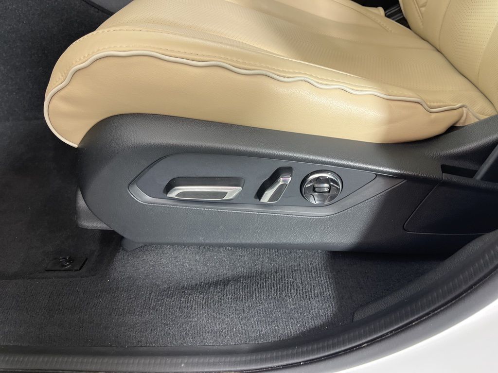 Thumbnail: 2023 Acura MDX - 25