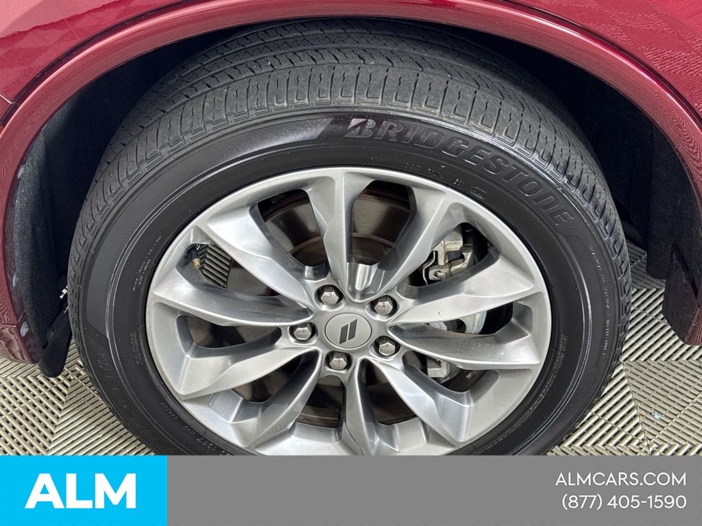 Used 2022 Red Dodge SXT image 14