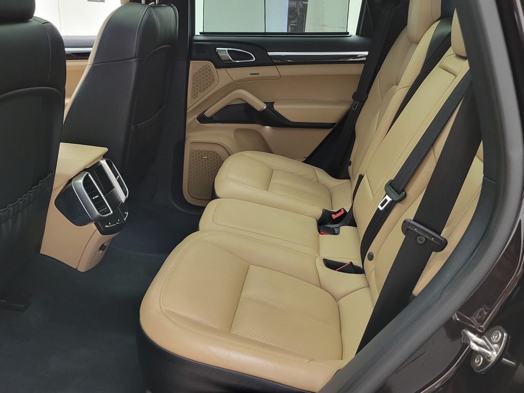 Thumbnail: 2017 Porsche Cayenne - 21