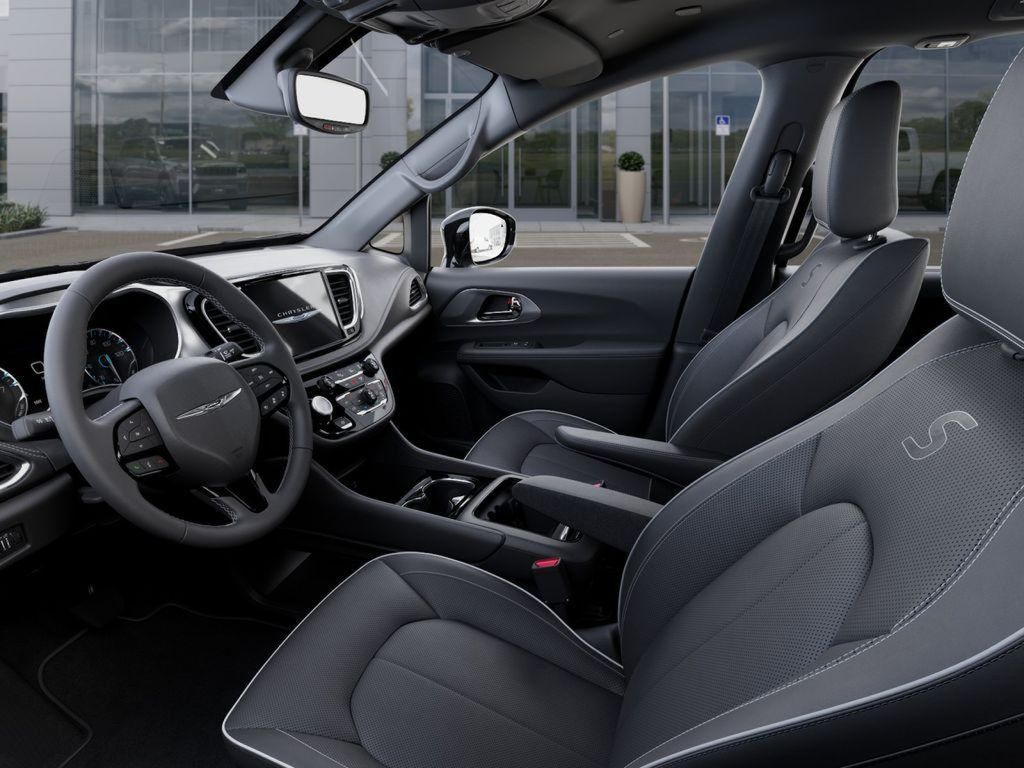 2026 Chrysler Pacifica Limited Black at South Hills CDJR