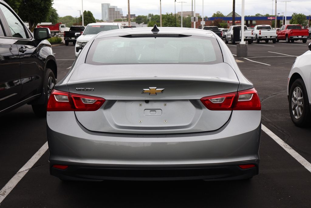 2023 Chevrolet Malibu LS 8