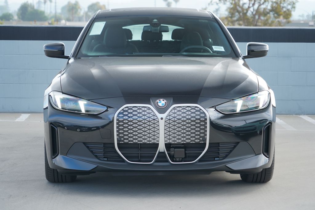 Thumbnail: 2026 BMW i4 - 2
