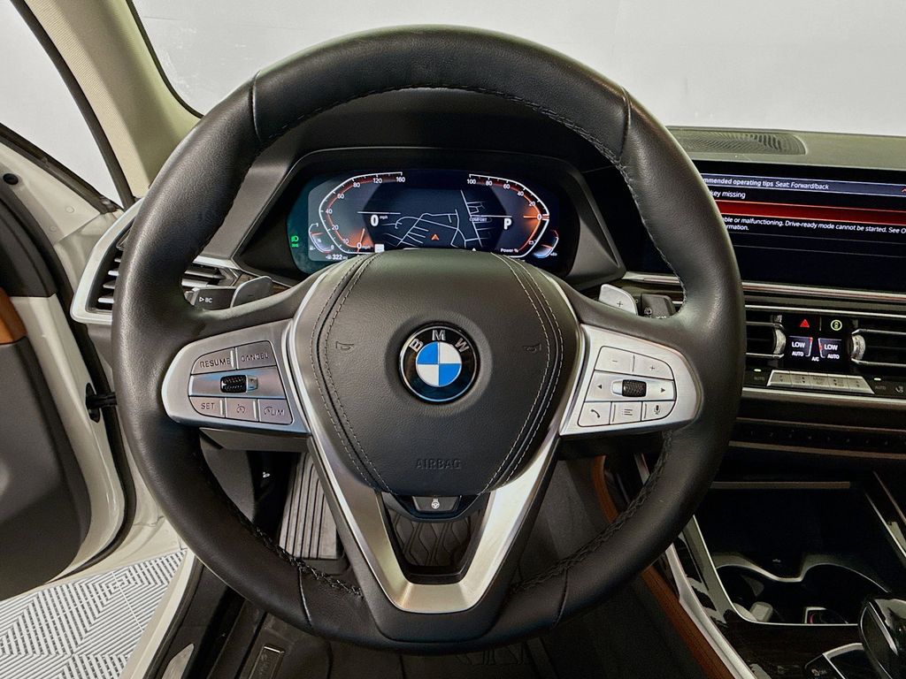 Thumbnail: 2021 BMW X7 - 11