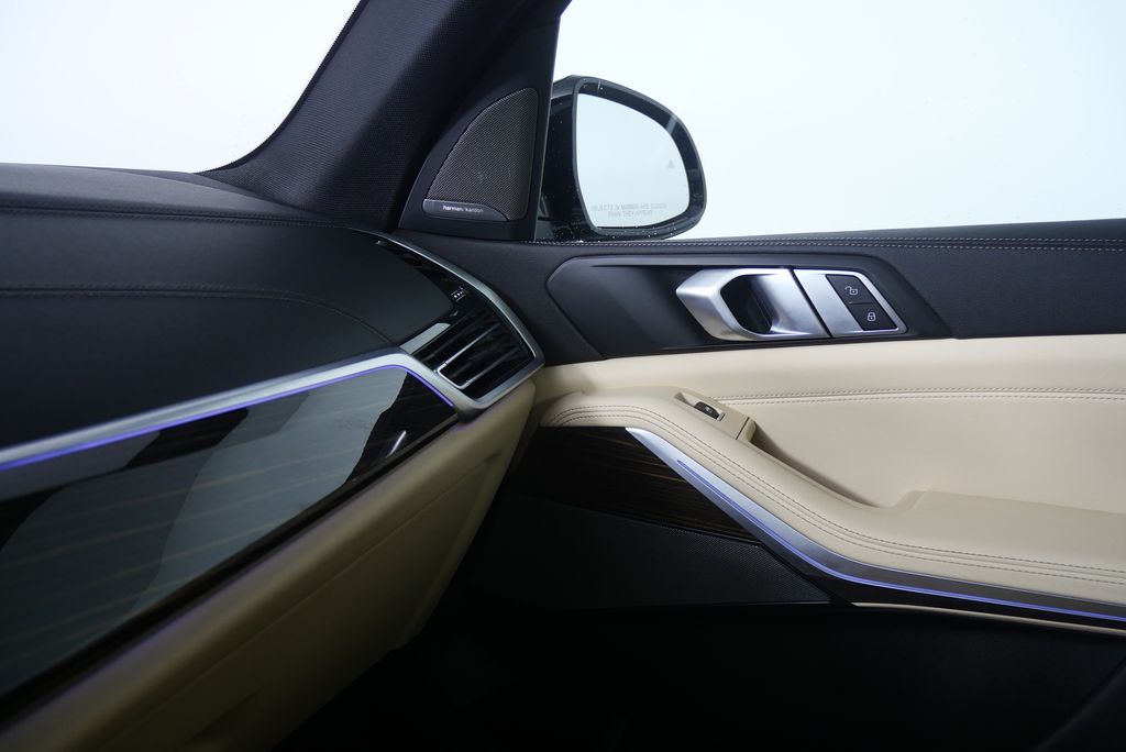 Thumbnail: 2021 BMW X5 - 28