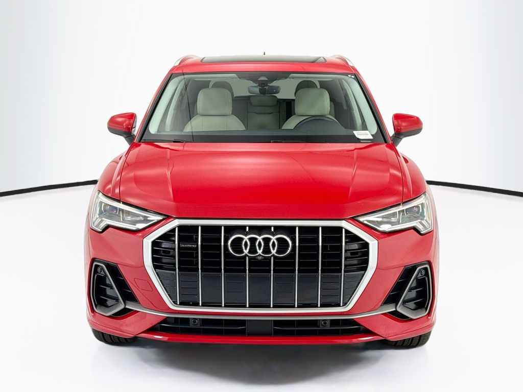 Thumbnail: 2021 Audi Q3 - 2