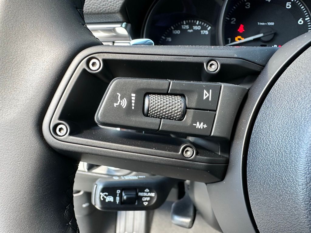 Thumbnail: 2026 Porsche Macan - 17