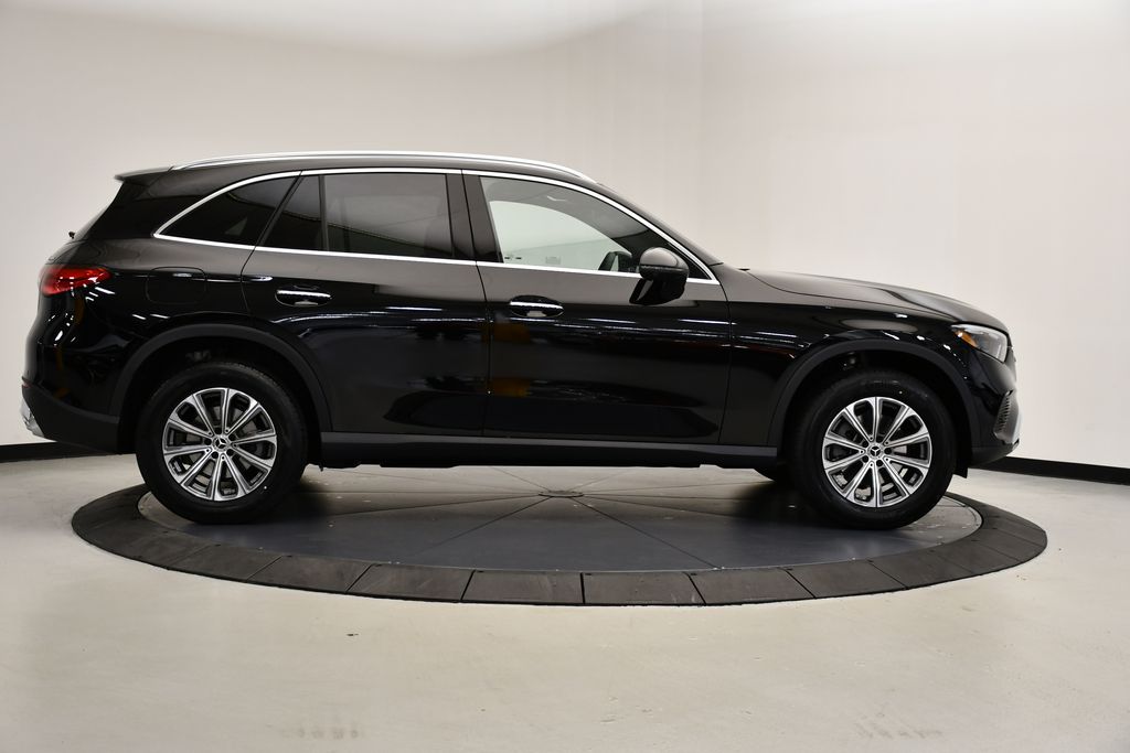 2025 Mercedes-Benz GLC 300 6