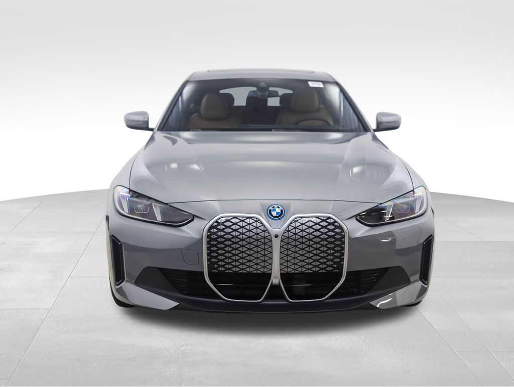 Thumbnail: 2025 BMW i4 - 9