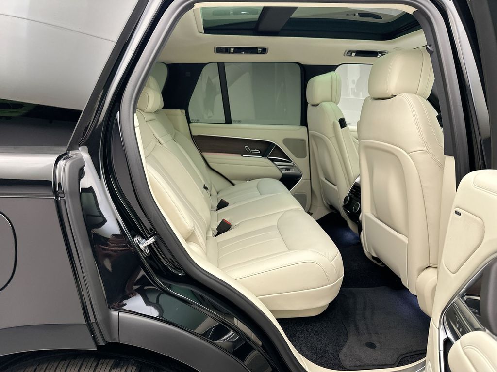 Thumbnail: 2025 Land Rover Range Rover - 6