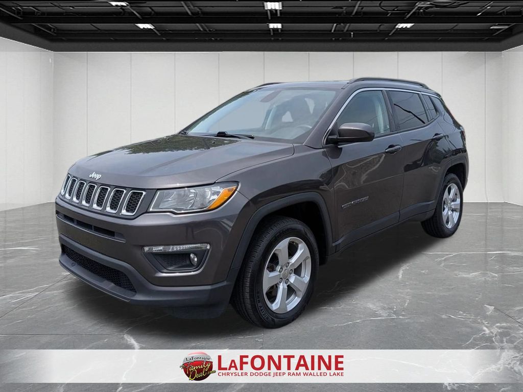 Crystal Metallic 2018 Jeep Compass SUV / Crossover Four-Wheel Drive 9-Speed Automatic