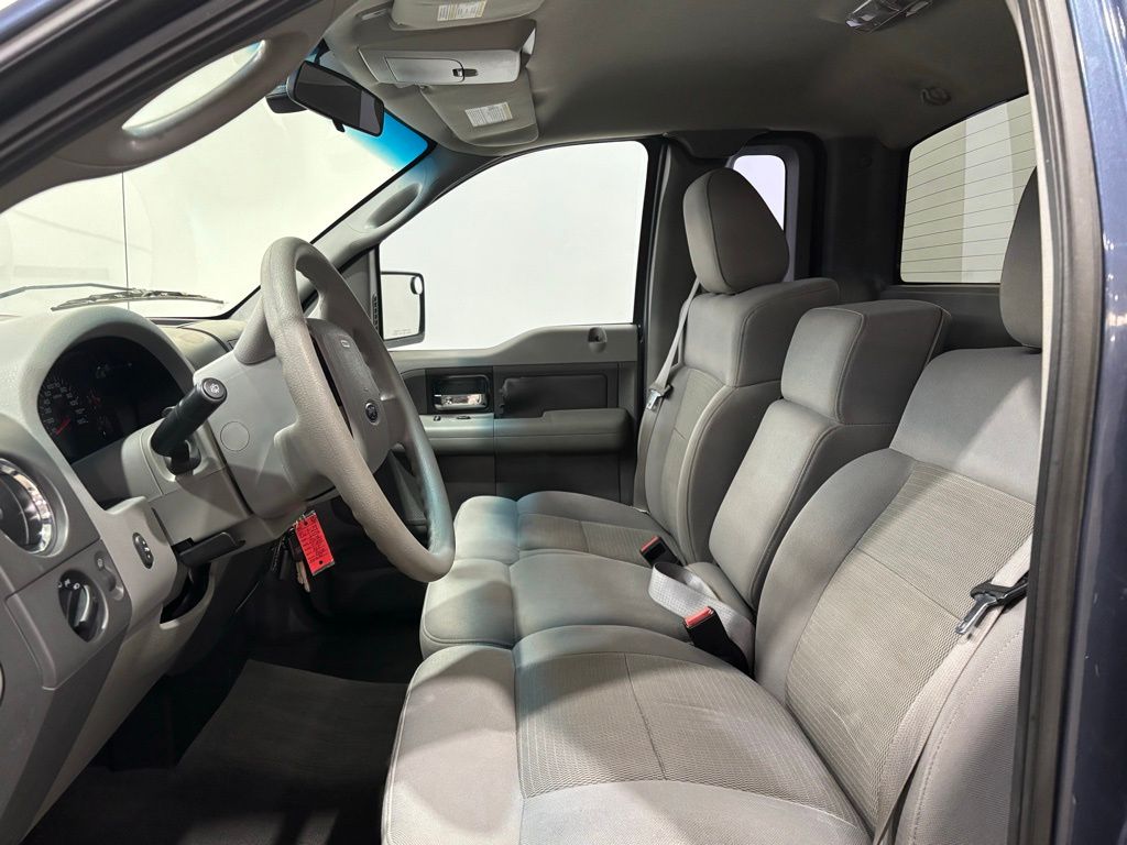 2004 Ford F-150 XLT