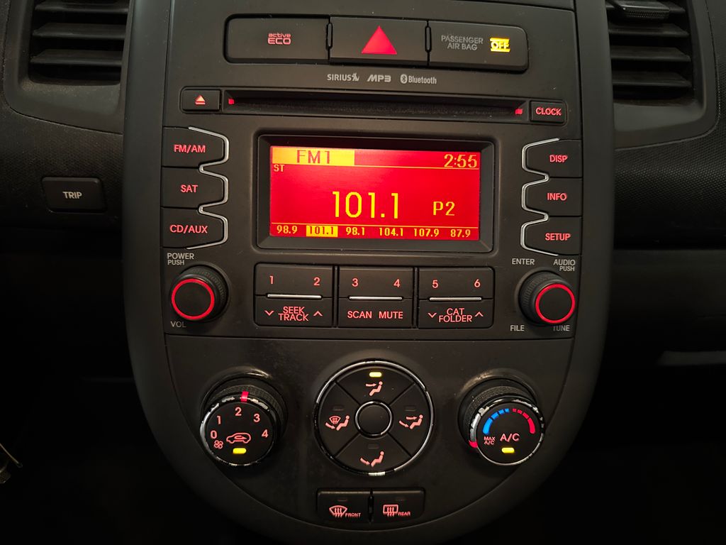 Used 2012 Green Kia Base image 24