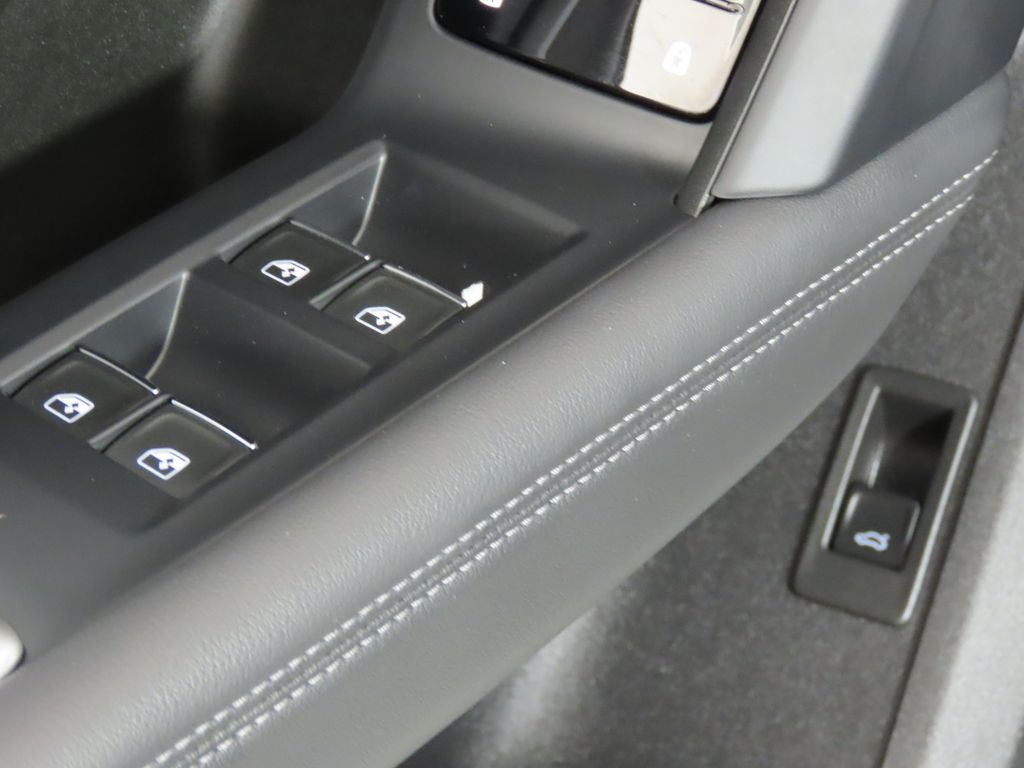 Thumbnail: 2025 Audi Q5 - 30