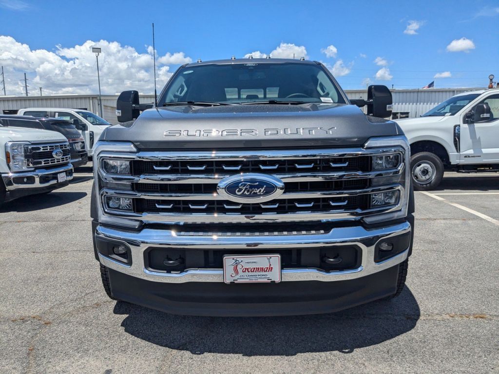2025 Ford F-550 Chassis LARIAT