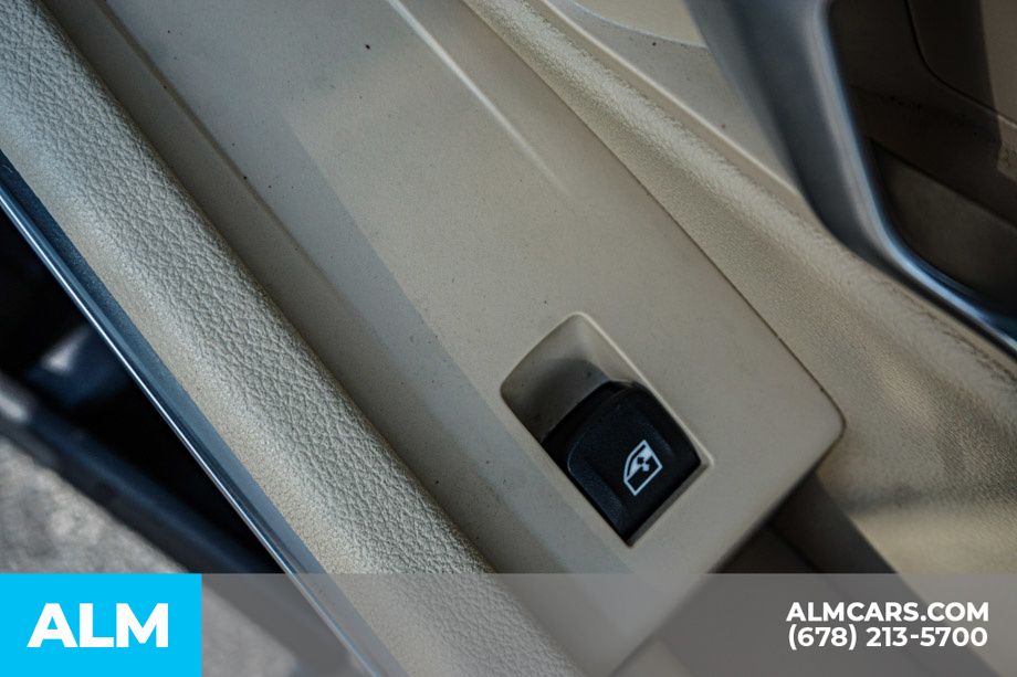 Used 2025 White BMW 330i image 56