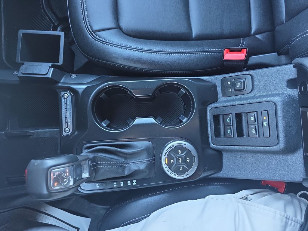 Certified Used 2025 Gray Ford Badlands image 33