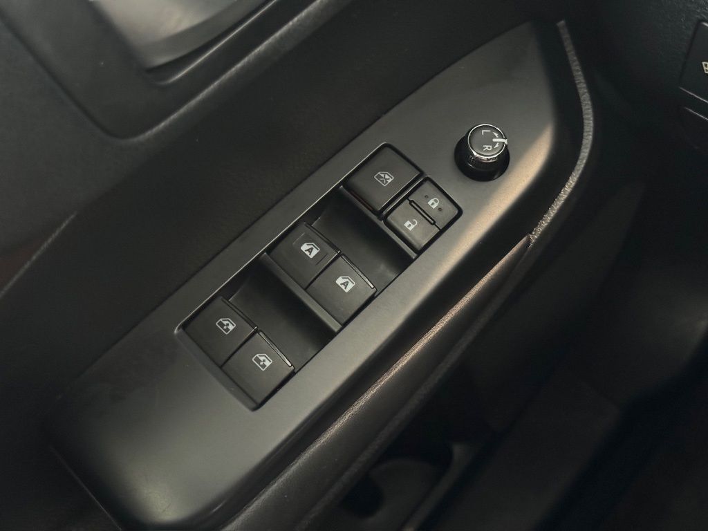 2015 Toyota Highlander XLE V6 Silver at Autostrade