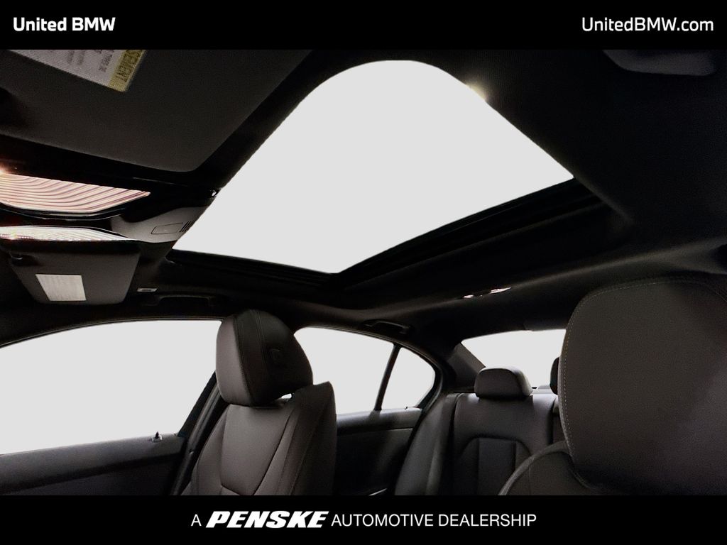 Thumbnail: 2026 BMW 3 Series - 12