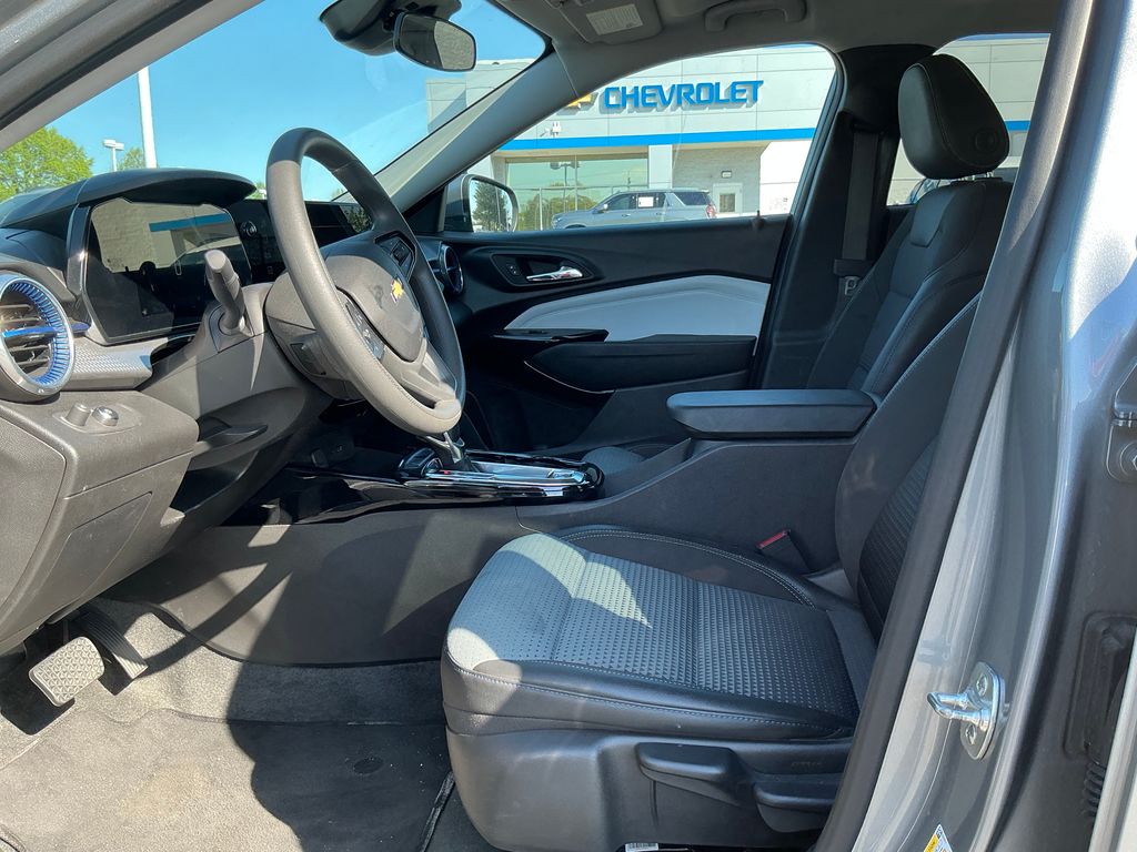 used 2025 Chevrolet Trax car, priced at $23,974