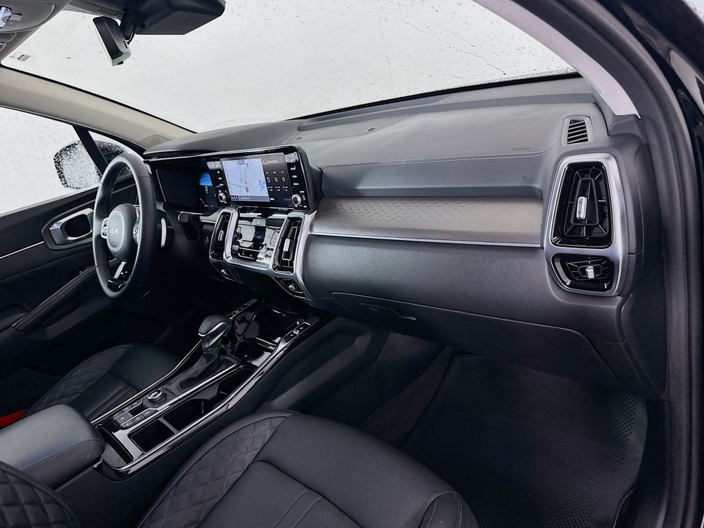 Thumbnail: 2023 Kia Sorento - 30