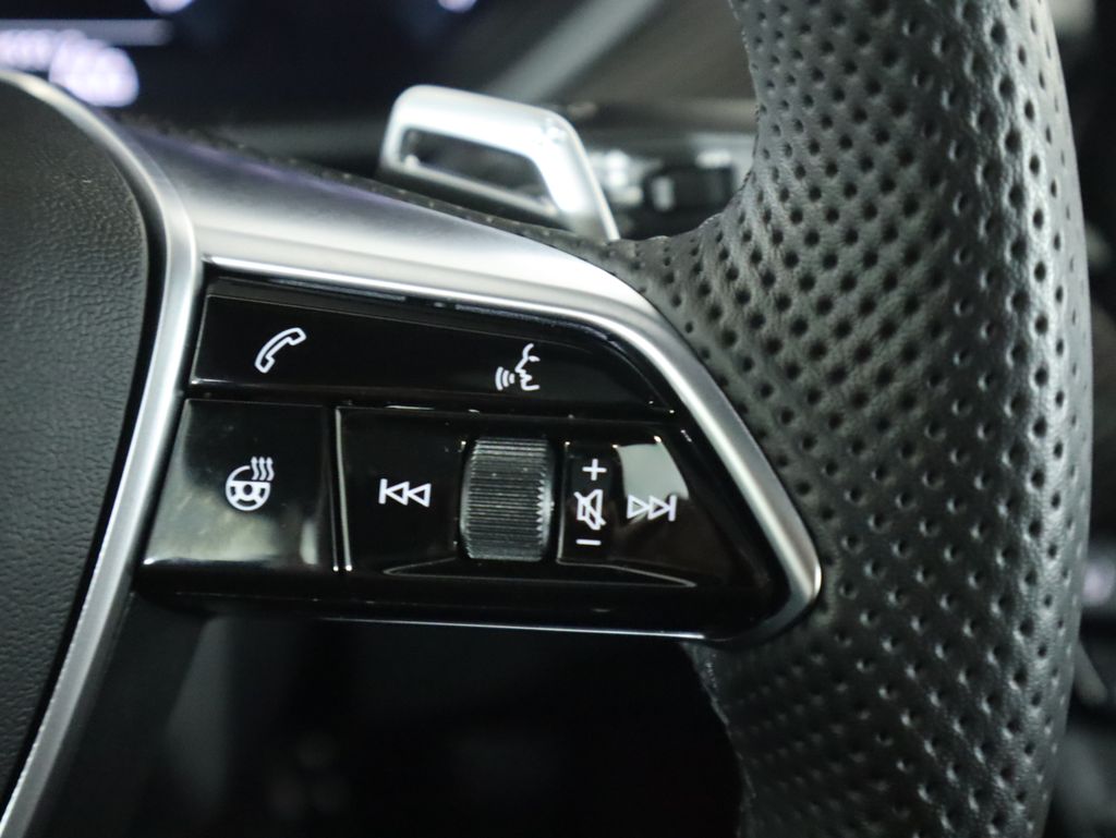 Thumbnail: 2023 Audi e-tron GT - 12