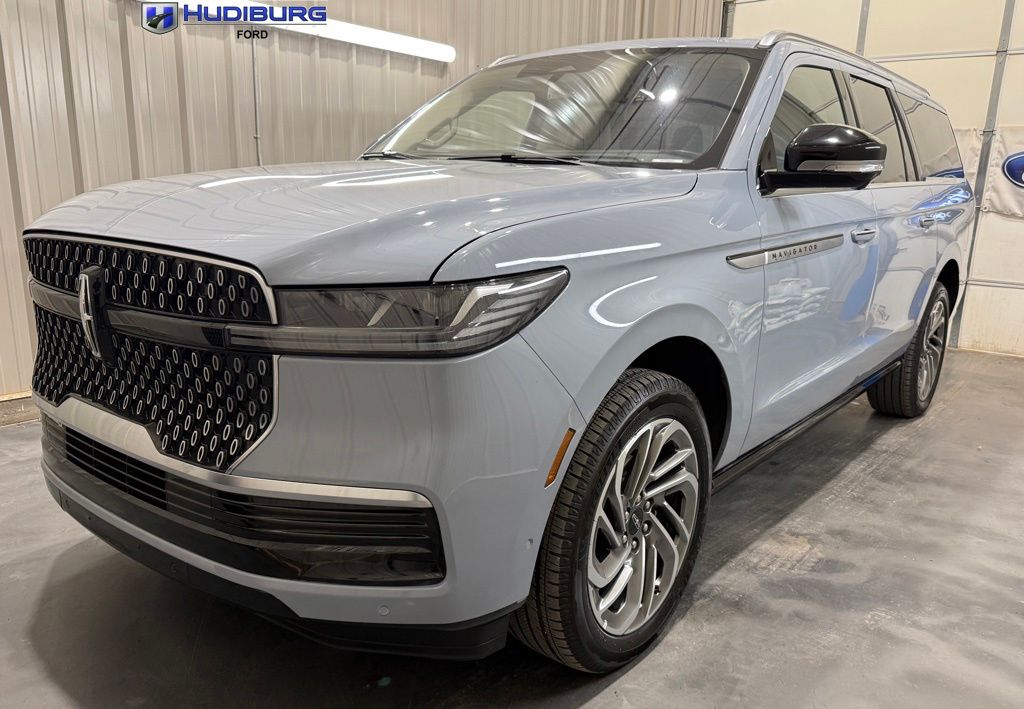 Gray Mist 2025 Lincoln Navigator L Reserve 4WD SUV / Crossover Four-Wheel Drive Automatic