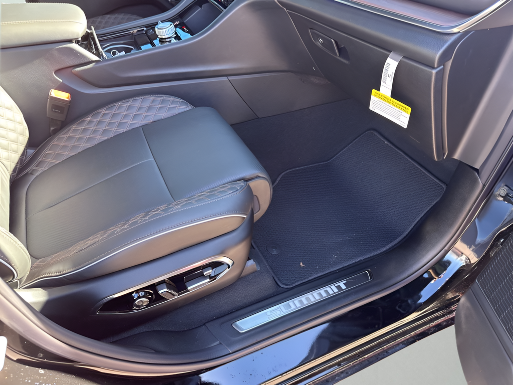 New Car 2025 Jeep Grand Cherokee L  Summit For Sale Under $60,000 In Austin, Texas