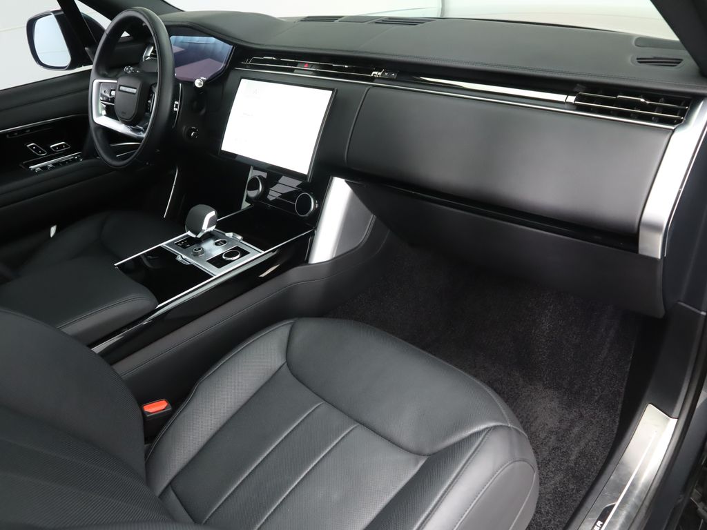 Thumbnail: 2023 Land Rover Range Rover - 18