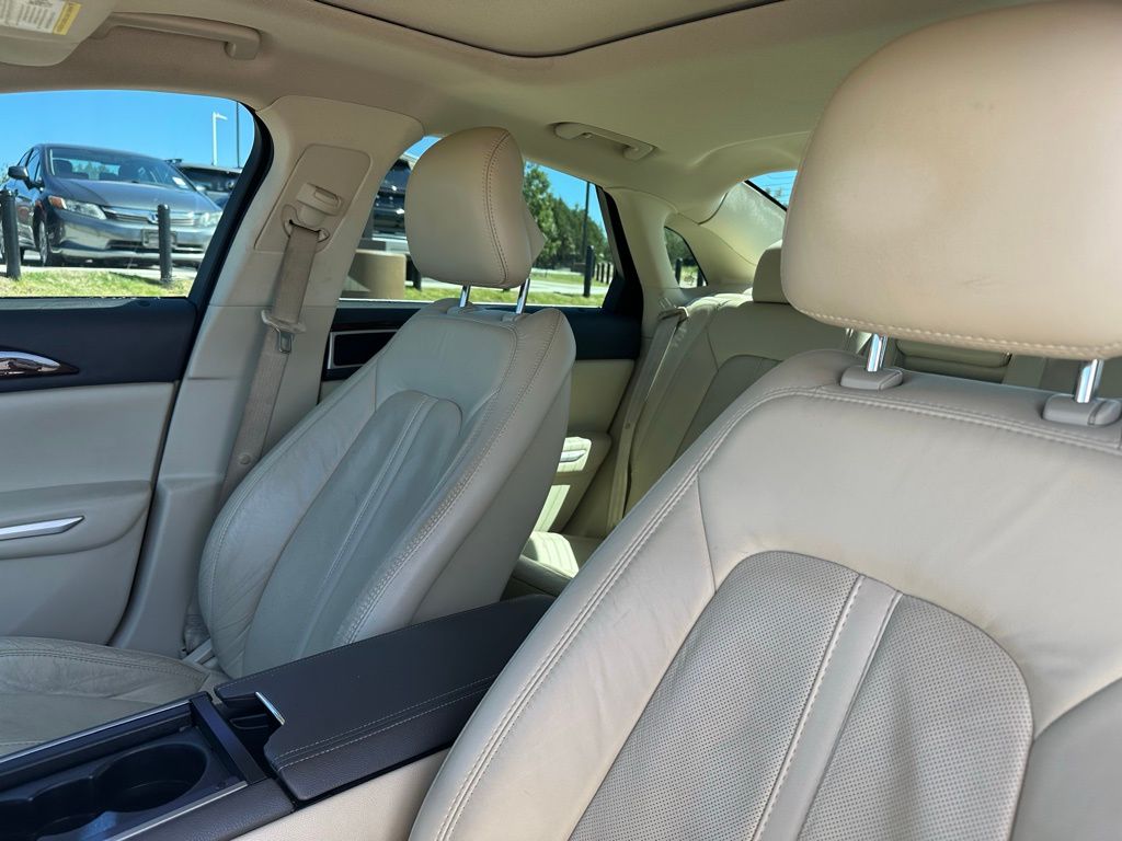 Thumbnail: 2014 Lincoln MKZ - 6