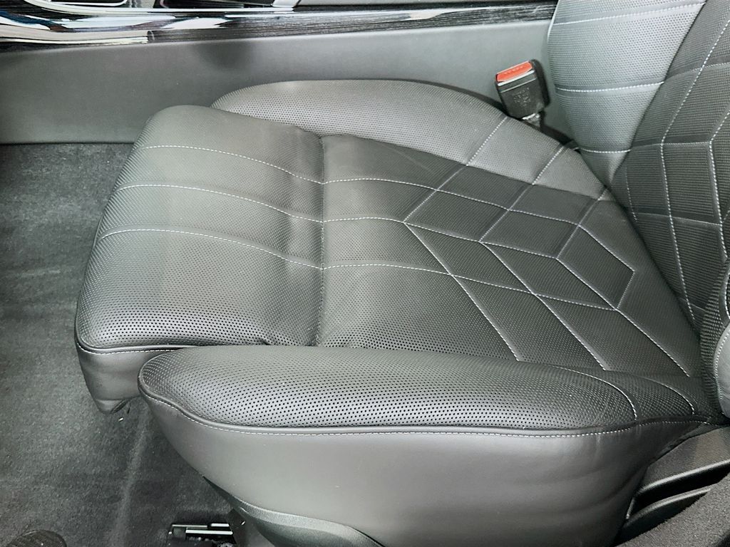 Thumbnail: 2025 BMW 7 Series - 20