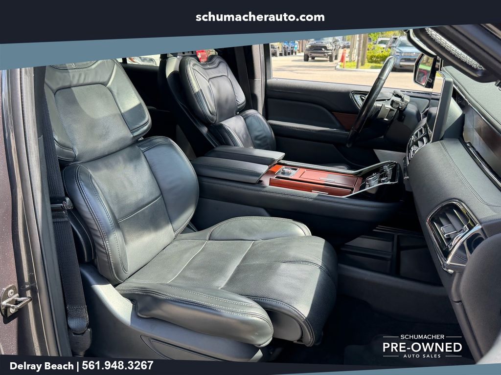 used 2022 Lincoln Navigator car, priced at $51,167
