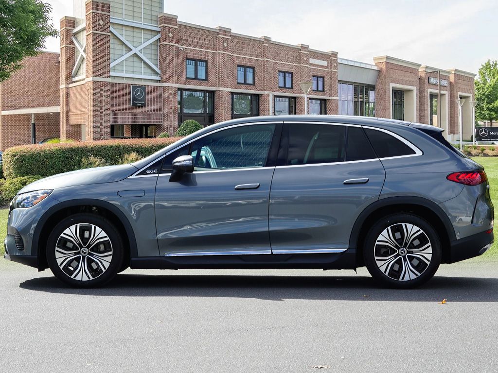 Thumbnail: 2023 Mercedes-Benz EQE - 8