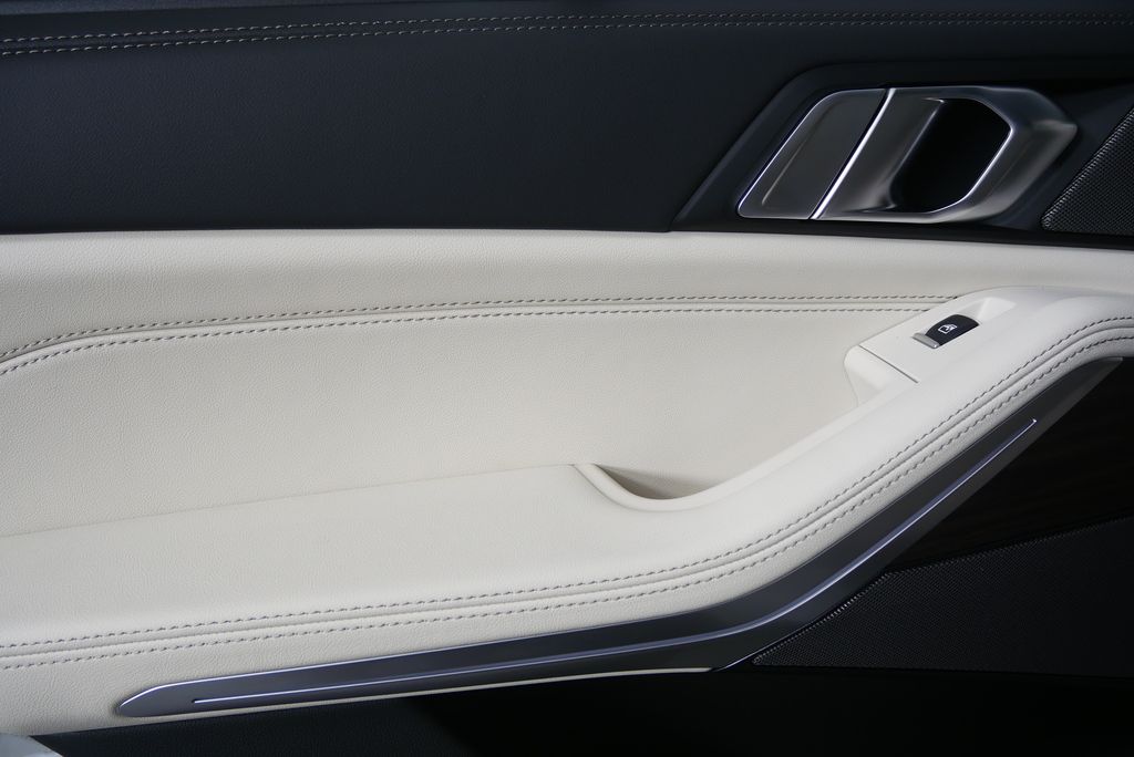 Thumbnail: 2026 BMW X5 - 14