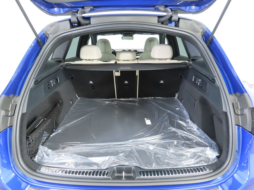 2025 Mercedes-Benz GLC 300 26