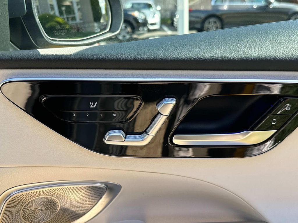 Thumbnail: 2022 Mercedes-Benz C-Class - 19