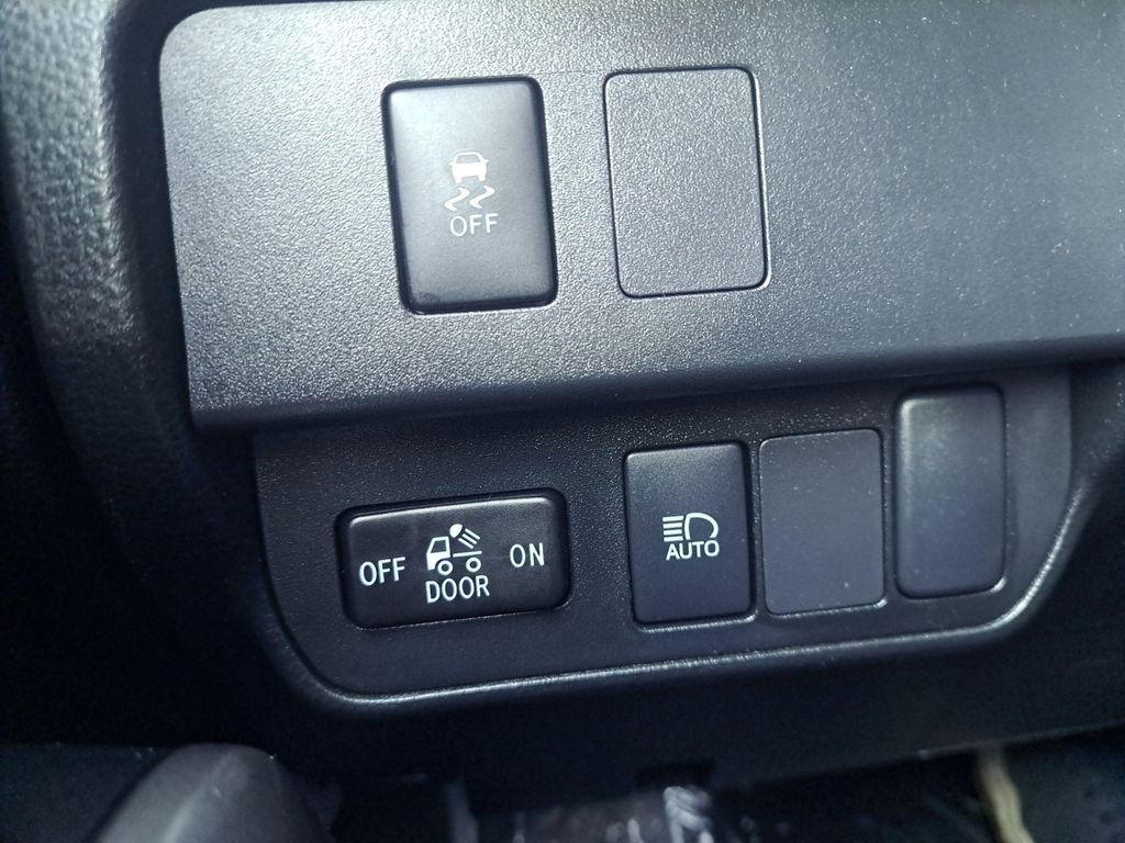 Used Car 2023 Toyota Tacoma  Sr5 For Sale Under $30,000 In Austin, Texas